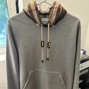 Burberry Check Print Hoodie/Pullover in Gray Size Small